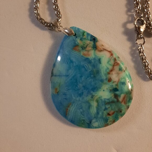 Brand New Naural Stone With Supper Quality Chain - Picture 1 of 4